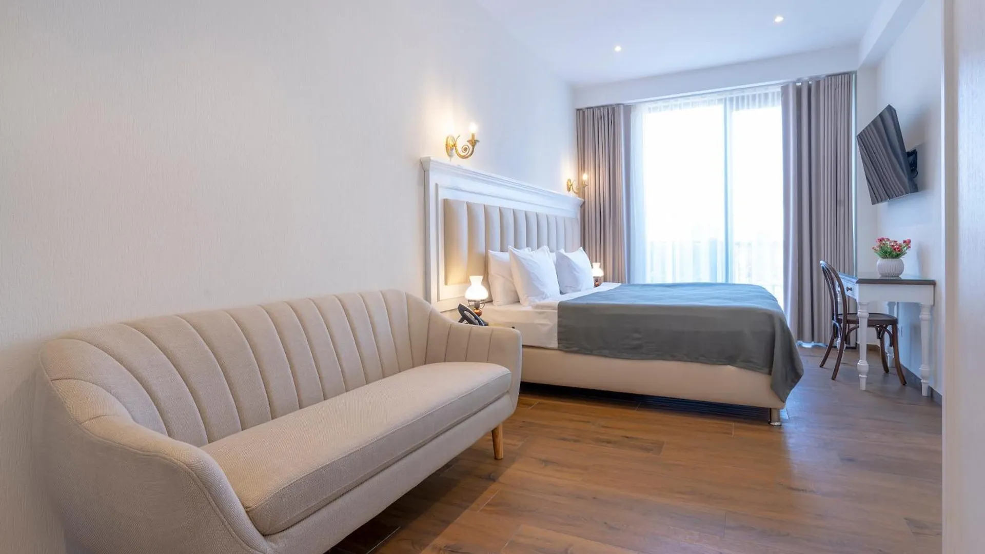 Iris Hotel Tbilisi 4*,  Georgia