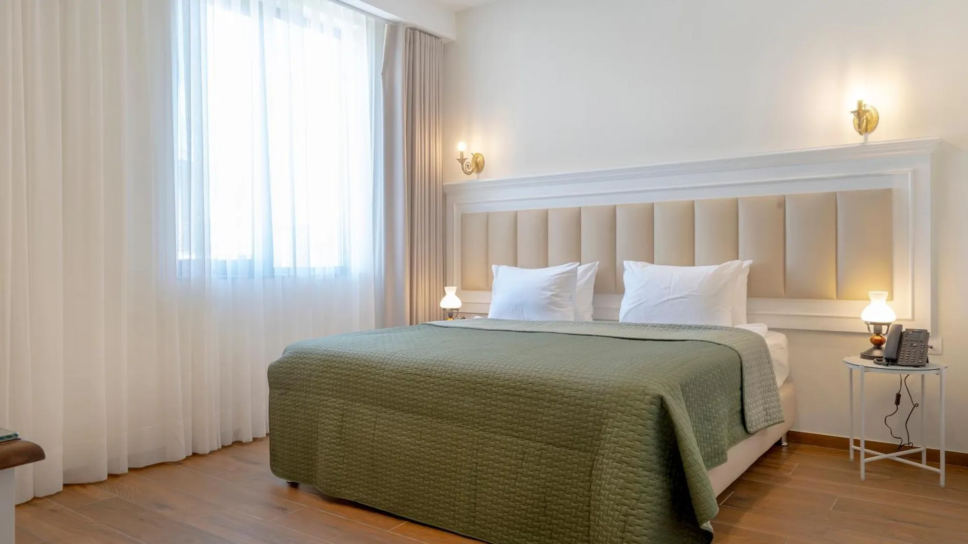 Iris Hotel Tbilisi 4*,